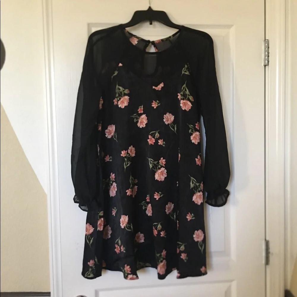 NWOT Women dress size M